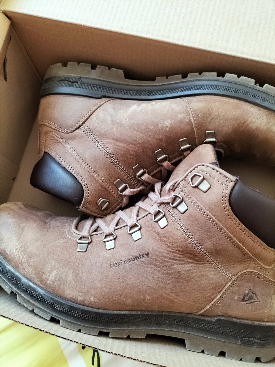 Recomiendo ampliamente las botas <a href="/flexi/">Flexi</a> country, son super cómodas e ideales para realizar senderismo, su suela es perfecta para todo tipo de terreno.