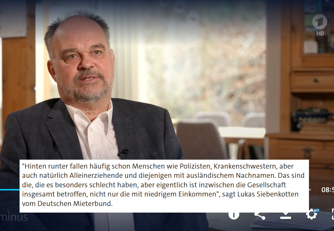 Deutscher Mieterbund (@dmbmieterbund) on Twitter photo Analyse der <a href="/tagesschau/">tagesschau</a>: Warum die Wohnungsnot noch schlimmer wird - Eigentlich sollte 1/3 des verfügbaren Nettohaushaltseinkommens für das Wohnen ausreichen. Tatsächlich müssen Millionen von Menschen aber über 40% und Hunderttausende über 50% aufbringen. tagesschau.de/multimedia/vid… Analyse der <a href="/tagesschau/">tagesschau</a>: Warum die Wohnungsnot noch schlimmer wird - Eigentlich sollte 1/3 des verfügbaren Nettohaushaltseinkommens für das Wohnen ausreichen. Tatsächlich müssen Millionen von Menschen aber über 40% und Hunderttausende über 50% aufbringen. tagesschau.de/multimedia/vid…