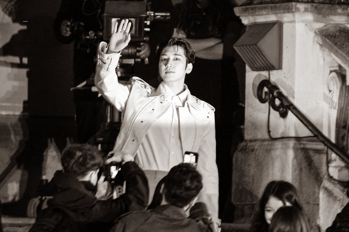 wonwooszone's tweet photo. so proud of you wonwoo 🖤

WONWOO FOR BURBERRY LFW 
#WONWOOxBurberryFW25 
#LondonFashionWeek #Burberry  
@pledis_17 @Burberry https://t.co/ll4JumnWZr