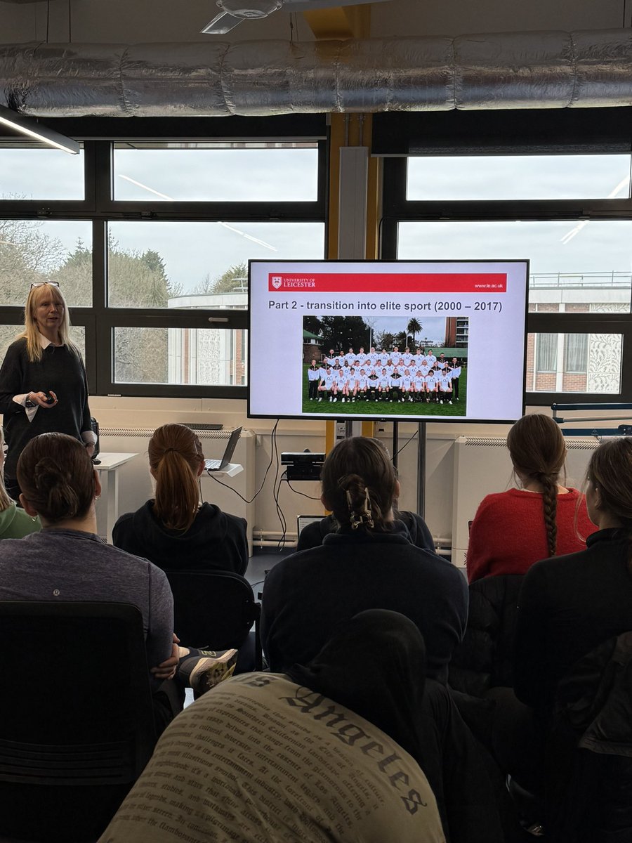 Matt_D_Goodman's tweet photo. Very fortunate to have @LMcBPhysio present to our @unibirmingham @UBSportExR pitchside physio & MSc sports & exercise medicine on her journey into elite sport & PhD: Neck Strength in elite rugby union players @VALDPerformance #ForceFrame #cervical #strength #sportsphysio #rugby https://t.co/siXEjBUGYI