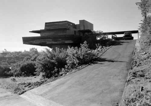 Sturges House, Brentwood, California. 1939
Frank Lloyd Wright...
#architecture #arquitectura #FrankLloydWright #Wright