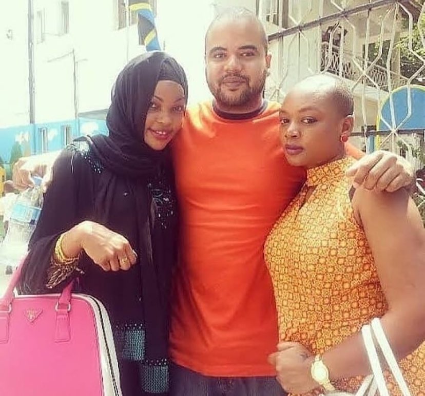 kinlop_'s tweet image. Katika hizi shughuli zake za kuwa dancer kwenye sehemu za starehe ndio kwa mara ya kwanza mtayarishaji wa muziki P-Funk Majani alimuona Kajala na kuvutiwa naye na Kuanza kufanya juhudi za kumpata.
Kajala sio tu kwamba alikuwa mapepe bali pia alikuwa ni mrembo kweli kweli. Hii…