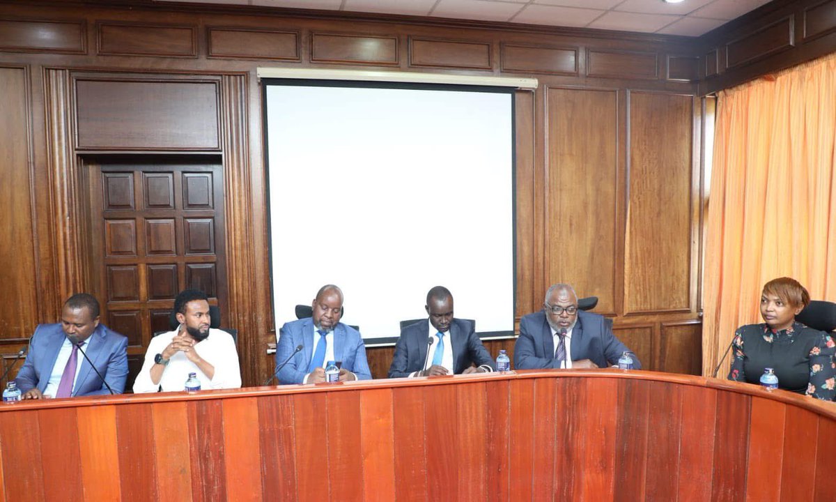 𝐒𝐄𝐍𝐀𝐓𝐎𝐑 𝐅𝐀𝐊𝐈 𝐄𝐋𝐄𝐂𝐓𝐄𝐃 𝐂𝐇𝐀𝐈𝐑 𝐎𝐅 𝐒𝐄𝐍𝐀𝐓𝐄 𝐋𝐀𝐍𝐃 𝐂𝐎𝐌𝐌𝐈𝐓𝐓𝐄𝐄

I am deeply honored to have been elected as the Chairperson of the Senate Committee on Land, Environment and Natural Resources. I extend sincere gratitude to my colleagues <a href="/Senate_KE/">Senate of Kenya</a>