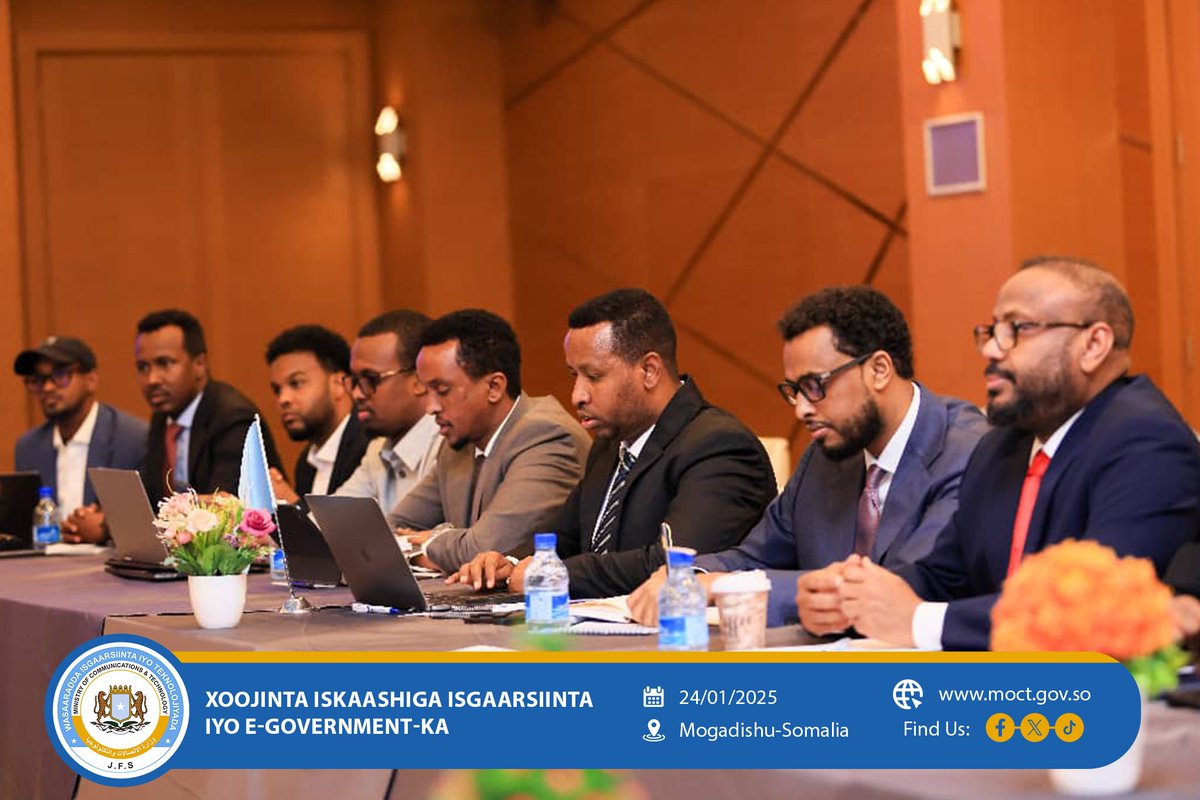 H.E. <a href="/DirieMP/">Ahmed Dirie</a>, State Minister of ministry of communications and technology met with Oman’s Minister of Transport &amp; Communications to enhance ICT cooperation. Both sides agreed to establish a framework for long-term collaboration in the sector. 🇸🇴🇴🇲