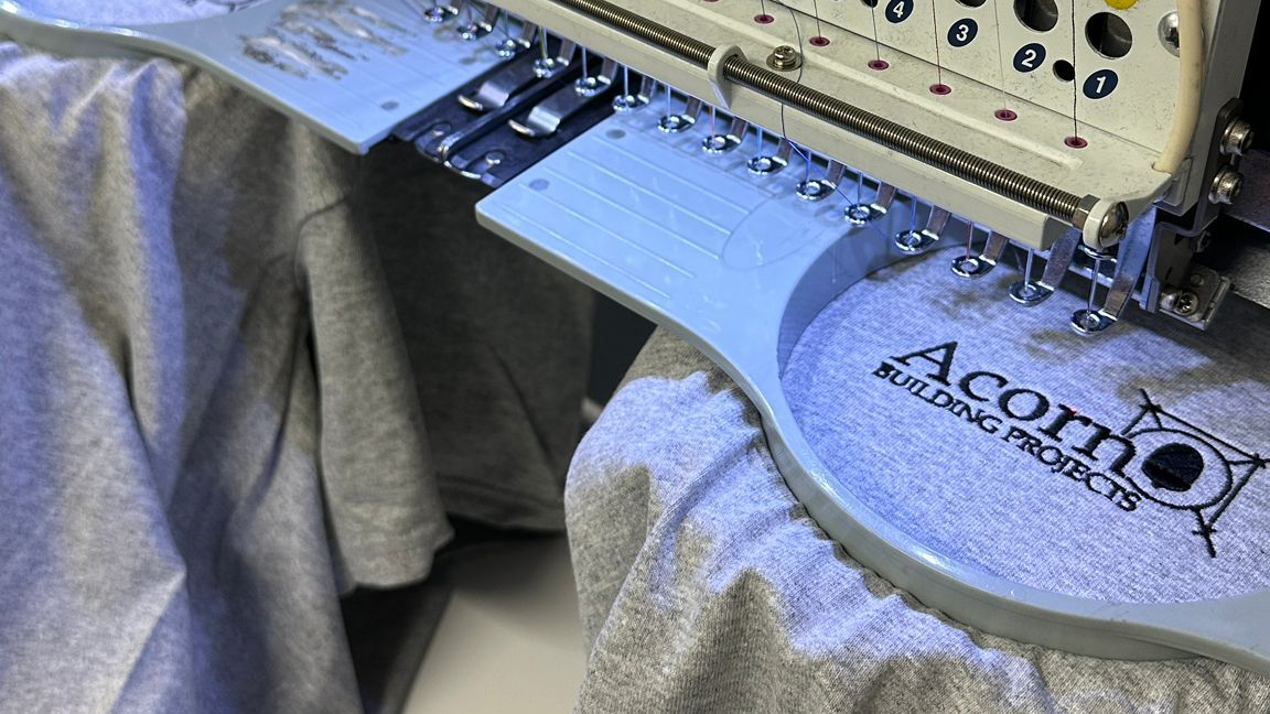 BubbleCustom's tweet photo. Building success one stitch at a time! πͺπποΈ Check out our high-quality hoodies and t-shirts customised for Acorn Building Projects.
Elevate your workwear game with Bubble Customised Clothing. π
https://t.co/s8BQpArny5 π
#CustomisedUniform https://t.co/UMUVlZQCwZ