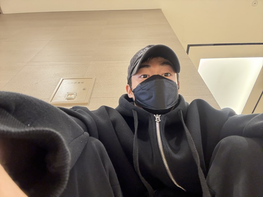 xleexekdnjs's tweet photo. 혼놀 https://t.co/1jZq1kr5Wh