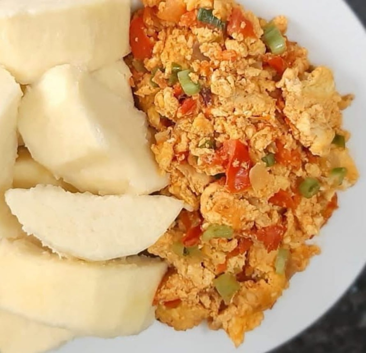 LoriaFoods's tweet photo. TUESDAY FOOD TIP

Start your day the Nigerian way with a hearty breakfast! Whether it’s akara and pap, yam and egg sauce, or bread and tea, a balanced morning meal gives you the energy to power through the day. Don’t skip breakfast; your body will thank you!

#TuesdayFeeling https://t.co/w8MqsnFprk