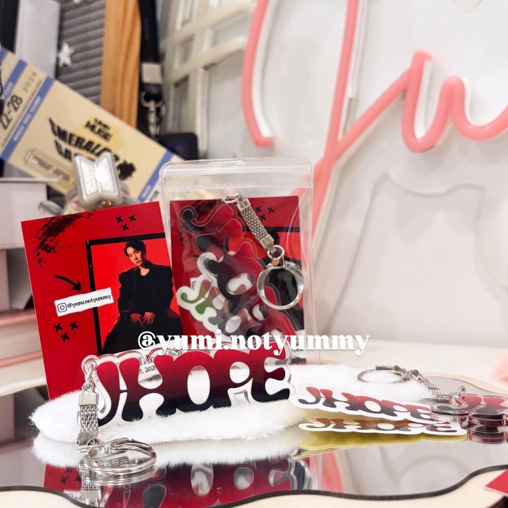 유미⁷ will see BTS soon!🖤 tweet media