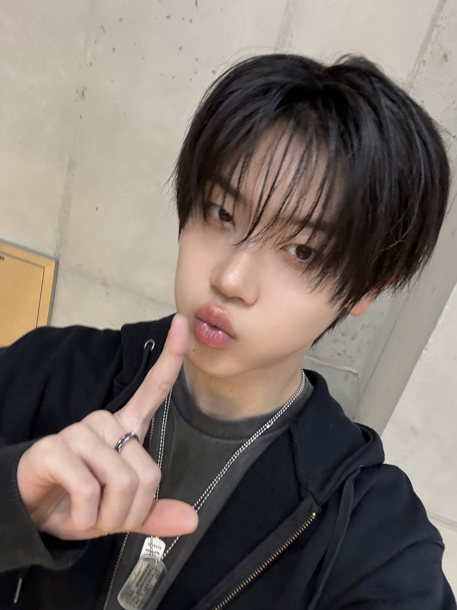 CYE_MEMBERS7's tweet photo. 👿💤📸

#장여준 #JANGYEOJUN
#CLOSEYOUREYES #클로즈유어아이즈
#클유아 #CYE https://t.co/FKEFbatppn
