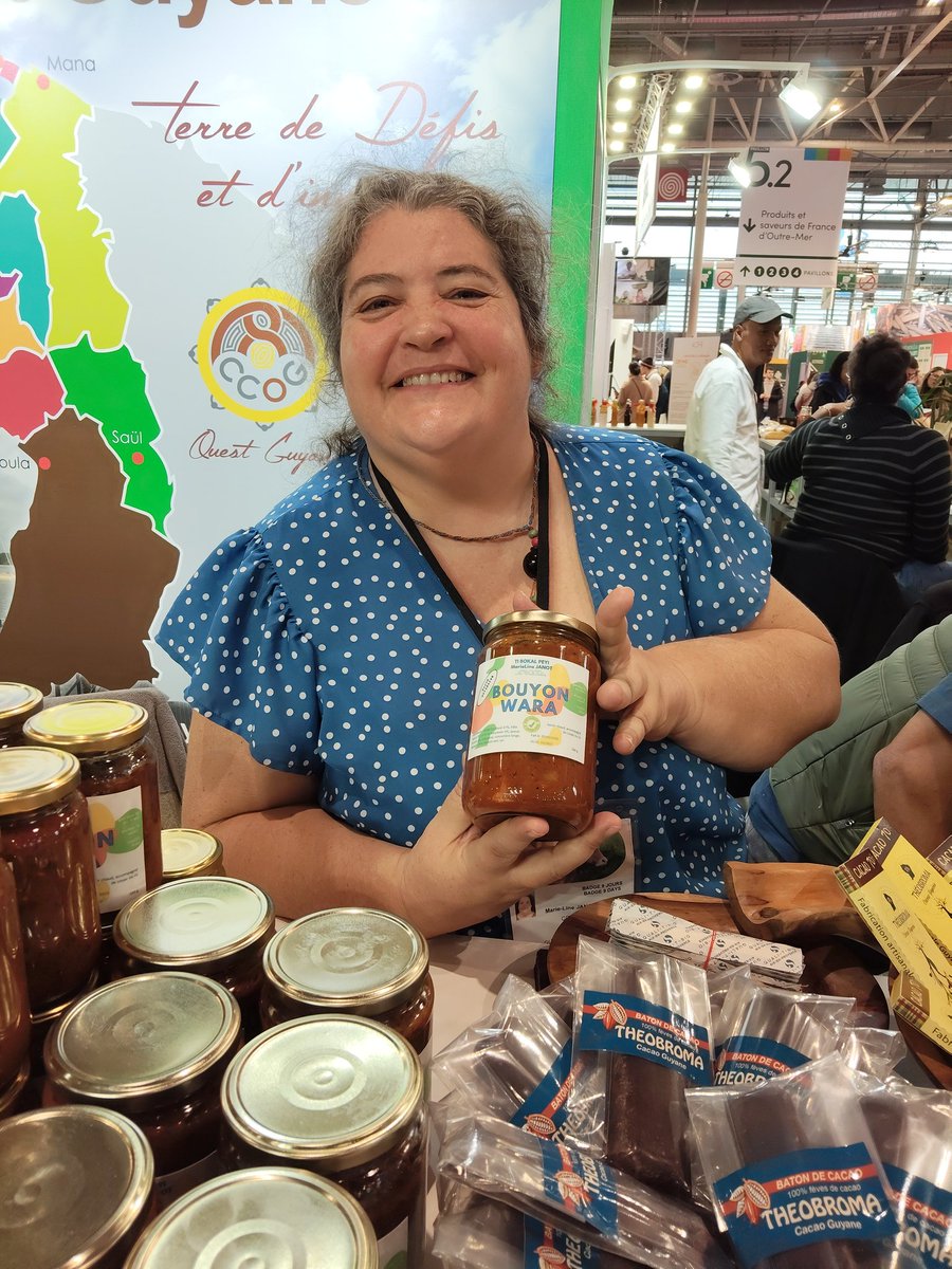 KreyolandCo's tweet photo. Passage au Pavillon Outremer pour saluer les artisans de Guyane et notamment les amis de l'Ouest ✨
#ccog
#SalonDeLAgriculture
@franceguyane
@EricLeon973
@guyla1ere
@GuyaneActu https://t.co/ymdRCas3CX