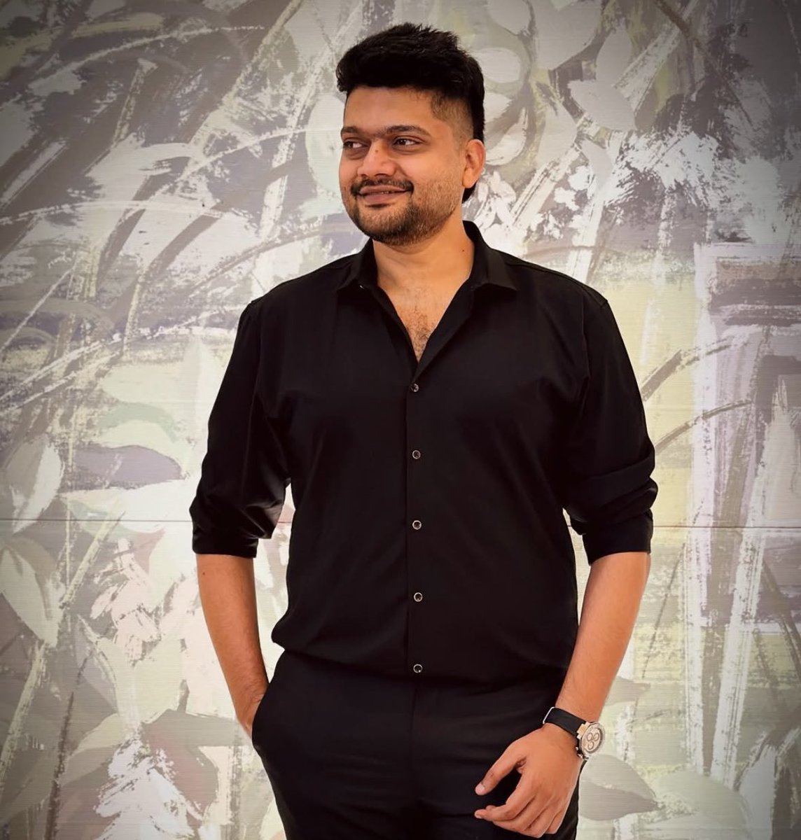 Happy birthday <a href="/iamarunviswa/">arun Viswa</a> anna ❤️
You will always win for your heart ! 
People like you are rare :) 
Wishing you only the best ❤️❤️❤️
#3BHK will be a blockbuster na ❤️