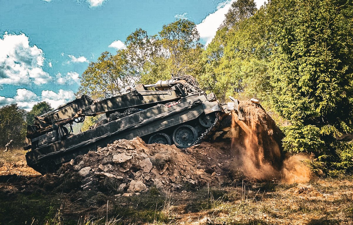 Proud_Sappers's tweet photo. 💪 Here come the #Sappers! 💪

#RoyalEngineers are more than just soldiers – they're a force of distinctive, driven, and highly #skilled professionals!

From being combat engineers to being multi-skilled in their trades, they're ready to take on any mission! 🔧⚙️

#BritishArmy https://t.co/NsAIWUwvkc