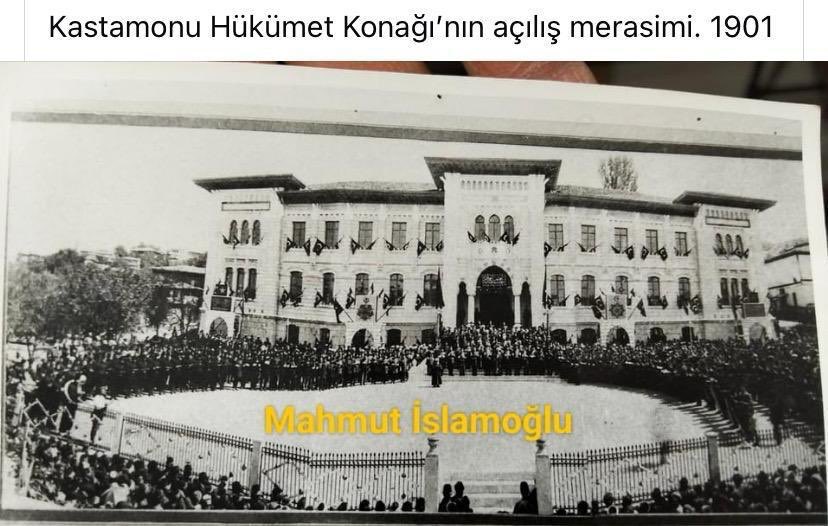 “#Kastamonu Hükümet Konağı’nın açılış merasimi, 1901”

Fotoğraf için, değerli Ömer Gülamoğlu’na teşekkür ederim.