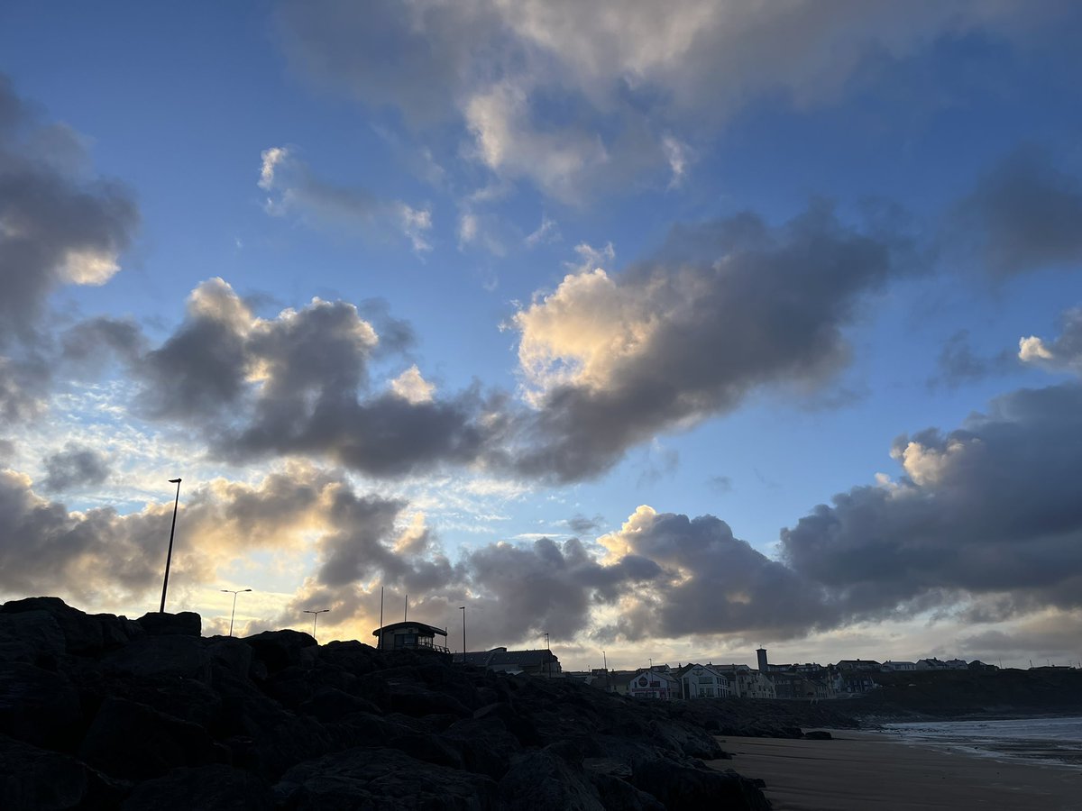 Another stunning start to the day in Lahinch #CoClare #Ireland