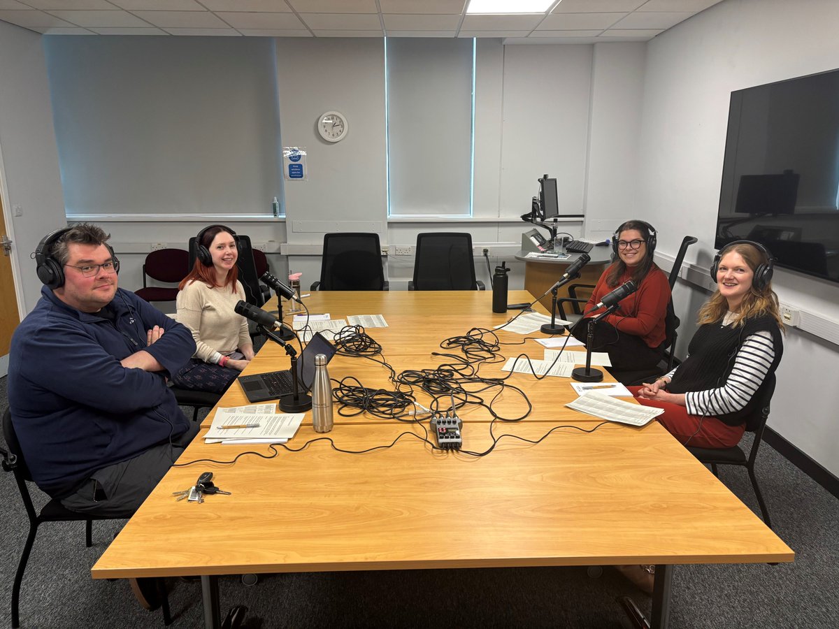 NDeanMarshall's tweet image. I loved being part of this podcast where @notts_psych supervisors discussed how we mark project reports, including ideas of what makes an excellent project report. The link to the podcast is available on the PSGY3008 moodle site.