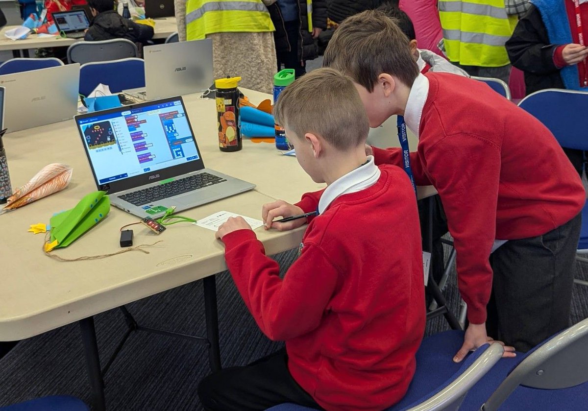 Digitall (@digitallcharity) on Twitter photo We had an incredible time <a href="/RutherfordApLab/">Rutherford Appleton Laboratory</a>, bringing 130 pupils from Oxfordshire schools together for our Big Schools’ Bird Watch! 🦅
Read all about what we got up to at digitall.charity/post/why-suppo… We had an incredible time <a href="/RutherfordApLab/">Rutherford Appleton Laboratory</a>, bringing 130 pupils from Oxfordshire schools together for our Big Schools’ Bird Watch! 🦅
Read all about what we got up to at digitall.charity/post/why-suppo…