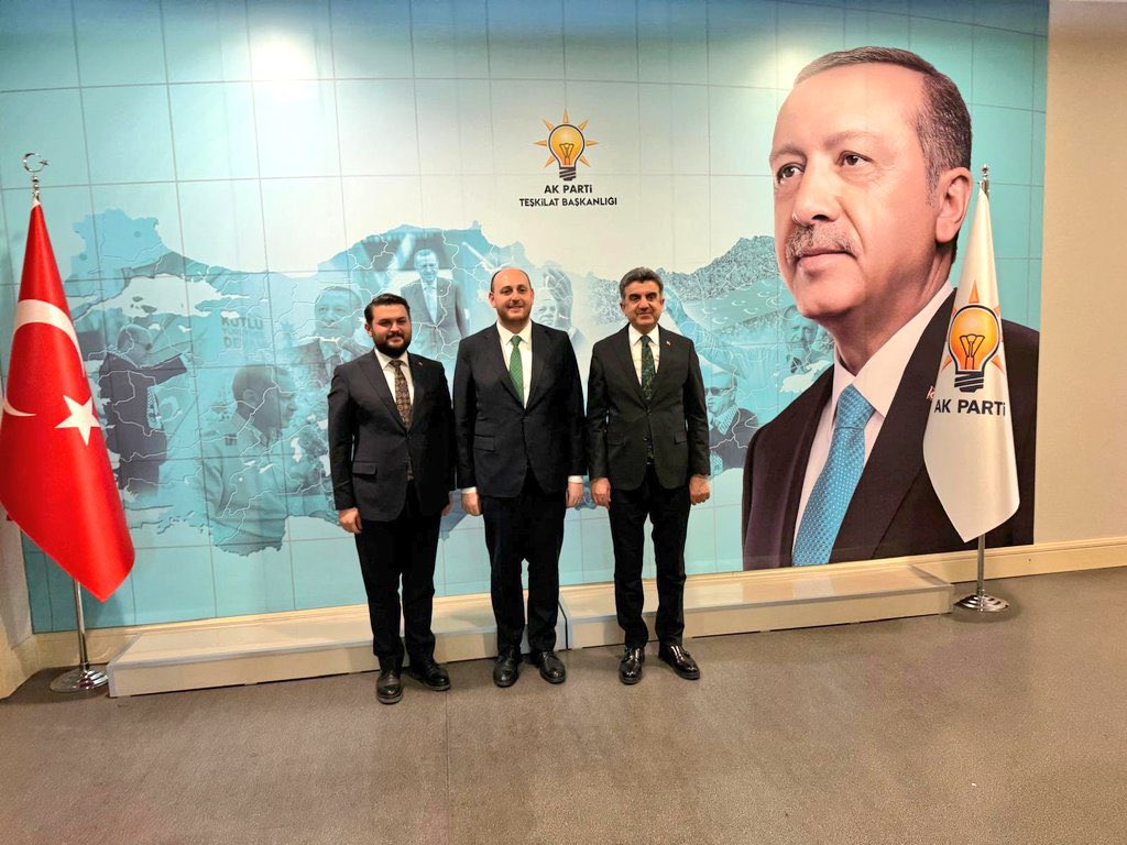Furkan KÜÇÜK (@furkankucukk_) on Twitter photo 📍AK Parti Genel Merkezi
İl Başkanımız <a href="/milhamigunbegi/">Mehmet İlhami GÜNBEGİ</a> AK Parti Genel Merkez Teşkilat Başkanımız <a href="/abuyukgumus/">Ahmet Büyükgümüş</a>'e hayırlı olsun ziyaretinde bulunduk.
Türkiye Yüzyılı'nin Mimarı, Cumhurbaşkanımız Sayın <a href="/RTErdogan/">Recep Tayyip Erdoğan</a> liderliğinde güçlü teşkilatımızla birlikte yeni dönemde 📍AK Parti Genel Merkezi
İl Başkanımız <a href="/milhamigunbegi/">Mehmet İlhami GÜNBEGİ</a> AK Parti Genel Merkez Teşkilat Başkanımız <a href="/abuyukgumus/">Ahmet Büyükgümüş</a>'e hayırlı olsun ziyaretinde bulunduk.
Türkiye Yüzyılı'nin Mimarı, Cumhurbaşkanımız Sayın <a href="/RTErdogan/">Recep Tayyip Erdoğan</a> liderliğinde güçlü teşkilatımızla birlikte yeni dönemde