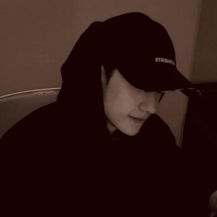 ronin⸝⸝ tweet media