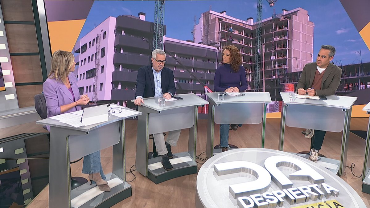 Despierta Andalucía (@despiertacsur) on Twitter photo Mesa de tertulia con Diego Suárez <a href="/diegopsuarez/">Diego Suárez</a> de <a href="/La_SER/">Cadena SER</a>, Chema Rodríguez <a href="/Chemarrodriguez/">Chema Rodríguez</a> y Susana Valdés <a href="/susavaldes/">Susana Valdés</a>. En directo 👇
🌐 canalsur.es/tv_directo-119…
📲 #InfórmateEnCanalSur Mesa de tertulia con Diego Suárez <a href="/diegopsuarez/">Diego Suárez</a> de <a href="/La_SER/">Cadena SER</a>, Chema Rodríguez <a href="/Chemarrodriguez/">Chema Rodríguez</a> y Susana Valdés <a href="/susavaldes/">Susana Valdés</a>. En directo 👇
🌐 canalsur.es/tv_directo-119…
📲 #InfórmateEnCanalSur