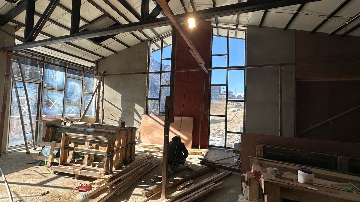 WonawAssociates's tweet photo. High in the Himalayas, near the sacred Tengboche Monastery, we are undertaking one of our most ambitious architectural challenges—designing a sustainable hotel at 4,000 meters. #Tengboche #HighAltitudeDesign #Everest #Architecture #Wonaw #WonawAssociates #tourism #Nepal #hotels https://t.co/QiDGmH10p2