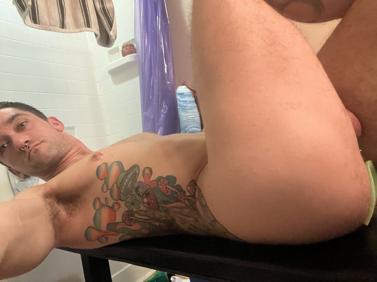 Getting this hole back to beings gaping and huge so i can get back to sharing with you ❤️😈