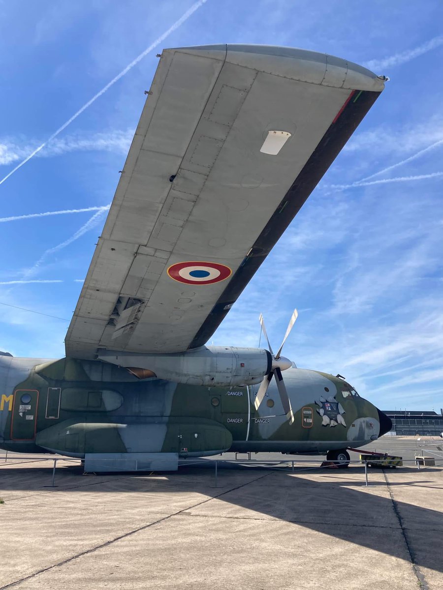 FanaAviationMag's tweet image. #Transall C'était le 25 février 1963, le Transall décollait pour la première fois. Un grand programme de coopération aéronautique entre l'Allemagne et la France commençait. 
Pour le plaisir petit florilège des Transall rencontrés ici et là …
#OTD #avgeeks #aviation #CeJourLà