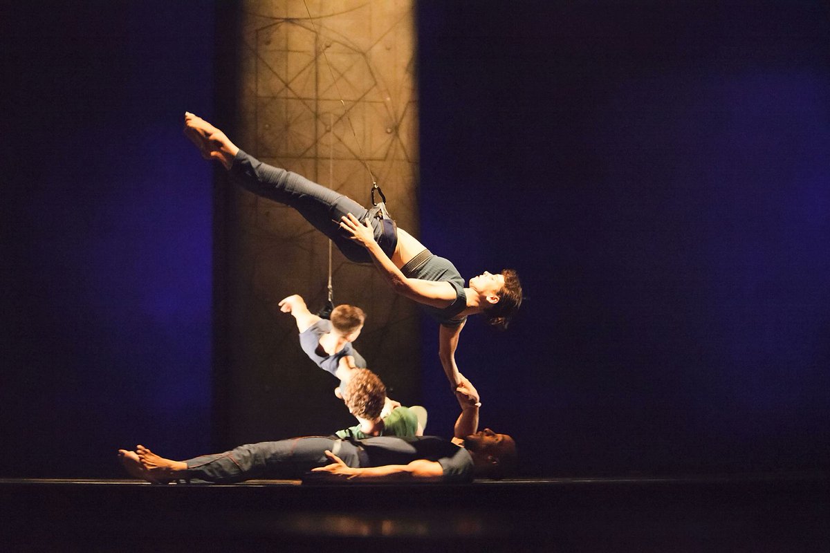 FundBaluarte's tweet image. 🆙Nuestro próximo espectáculo fusionará la danza aérea con el #hiphop. En #Vertikal, del coreógrafo @MouradMerzouki, diez bailarines juegan con la gravedad usando un dispositivo diseñado por @CieRetouramont.
🗓️Sábado, 15 de marzo.
⌚️19:30 h.
📌@baluarte 
fundacionbaluarte.com/es/noticias/co…