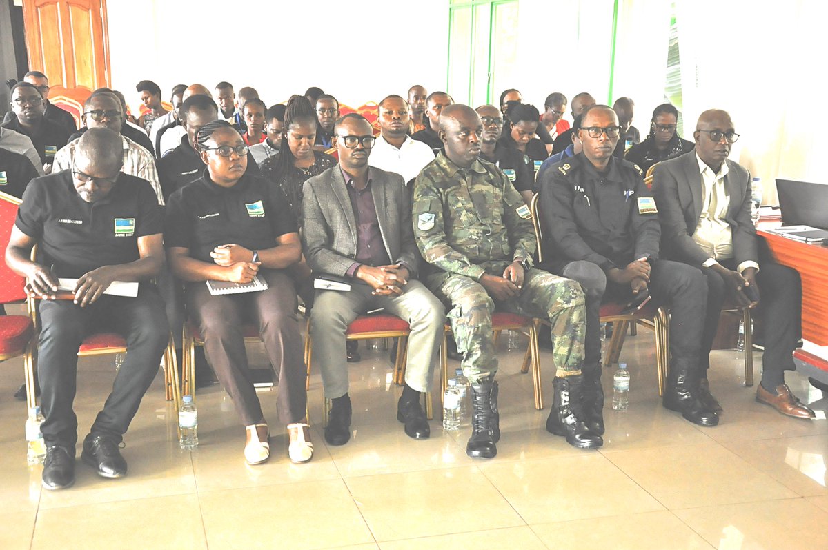 Itsinda rya <a href="/statisticsRW/">National Institute of Statistics of Rwanda</a> riyobowe na Dusenge Patrick ryatangiye isuzuma ry'imihigo y'Akarere y'uyu mwaka w'ingengo y'imari. Muri iki gikorwa cy'iminsi 3 hazibandwa ku kugenzura raporo z'ibikorwa by'imihigo, itsinda rizanasura imwe mu mishinga harebwa uko ihagaze <a href="/RwandaLocalGov/">Ministry of Local Government | Rwanda</a>