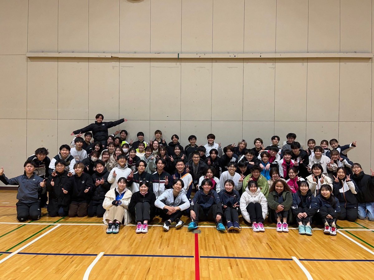 kmsbadminton's tweet photo. 2月22日に香川大学との定期戦が開催されました！🔥

たくさん試合をさせていただき、学ぶことが多くある定期戦でした！
3月末にある中四国大会に向けて今回の学びを活かしてより一層努力していきたいと思います！🏸 ͗ ͗🎌

香川大学の皆さん、ありがとうございました☺️
 #高知大学医学部バドミントン部 https://t.co/XcHBVCRfJP