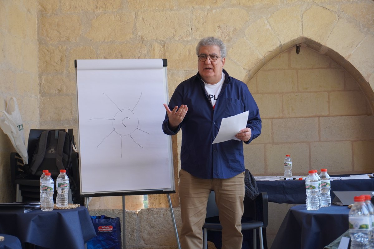 protocoloimep's tweet photo. 🍴🎓¡La tercera 3ª edición del Experto en Dirección de Sala de @gastrouni se ha graduado!

En un entorno único, el Castillo de Santa Bárbara, y con masterclass del actor Javier Gil. 

Ha sido un curso maravilloso, lleno buenos momentos y enseñanzas. ¡Enhorabuena! https://t.co/urAR53rqJG