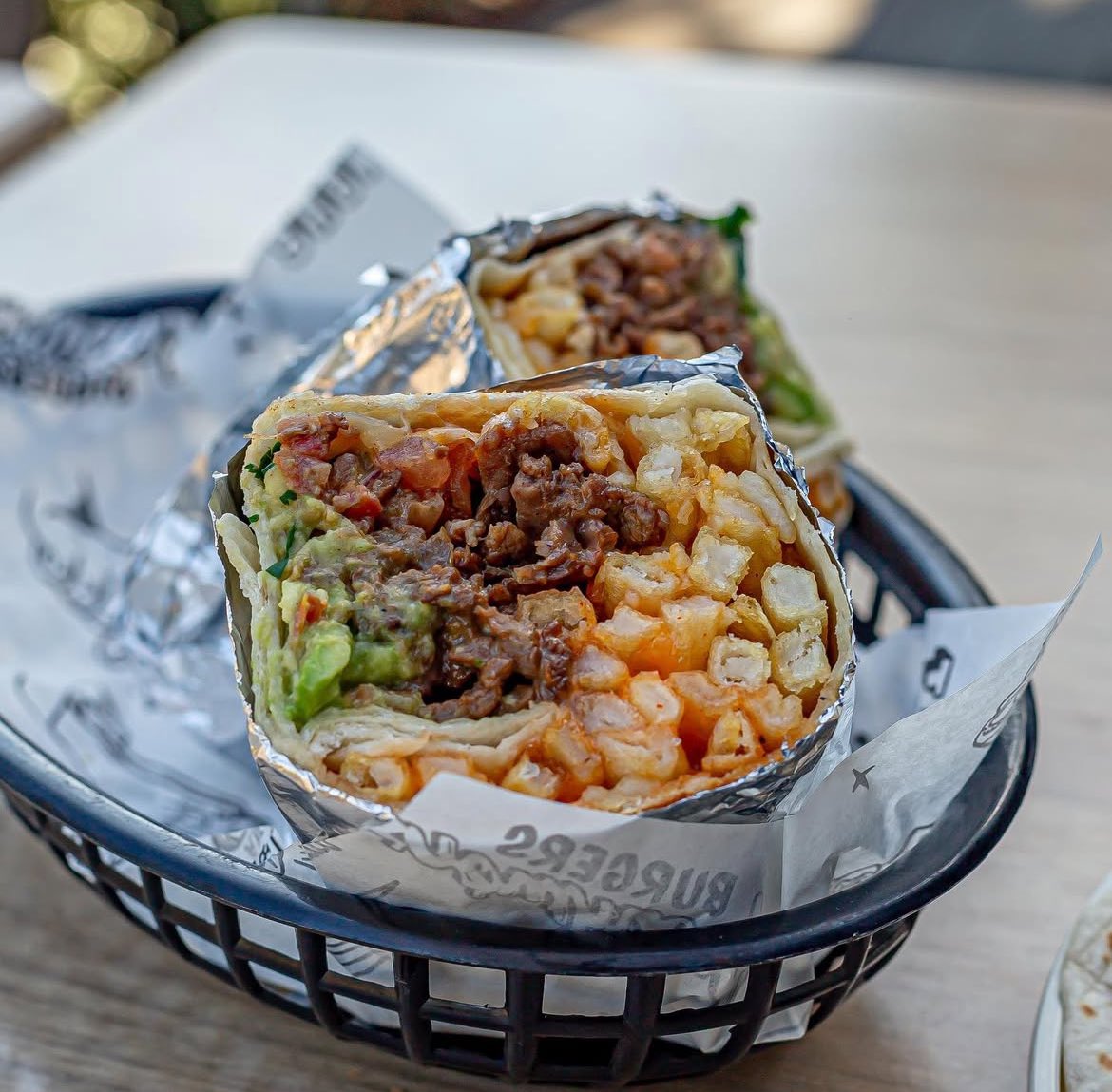 KrustysUg's tweet photo. Chewsday 🌯Order a silverbackwrap at 15000 with free drink via 0706111110 or WhatsApp 0709333336 delivery #wraps #shawarma #burrito #foodie #halalfood #krustys #uganda #kampala #uganda🇺🇬 #fastfood #halal https://t.co/FGG2A72wWn