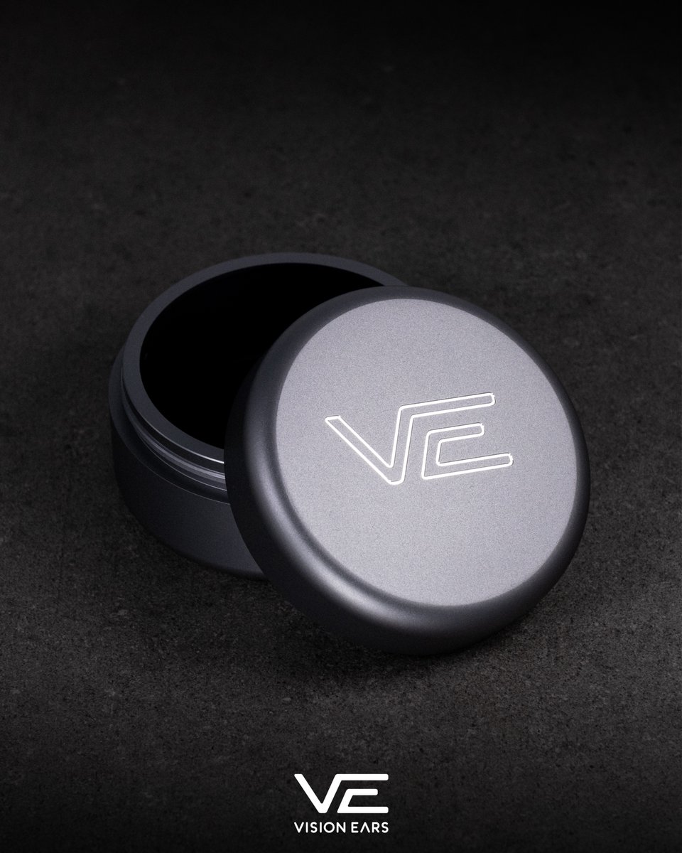 Have a look at these two beautiful new colors for our Round Metal Cases: Gold &amp; Grey 😍 
You can now choose them as an option for your Custom In-Ears. The color option Purple is no longer available.

How do you like them? 🙌🏼

#ve #visionears #inearmonitors #inears #iem
