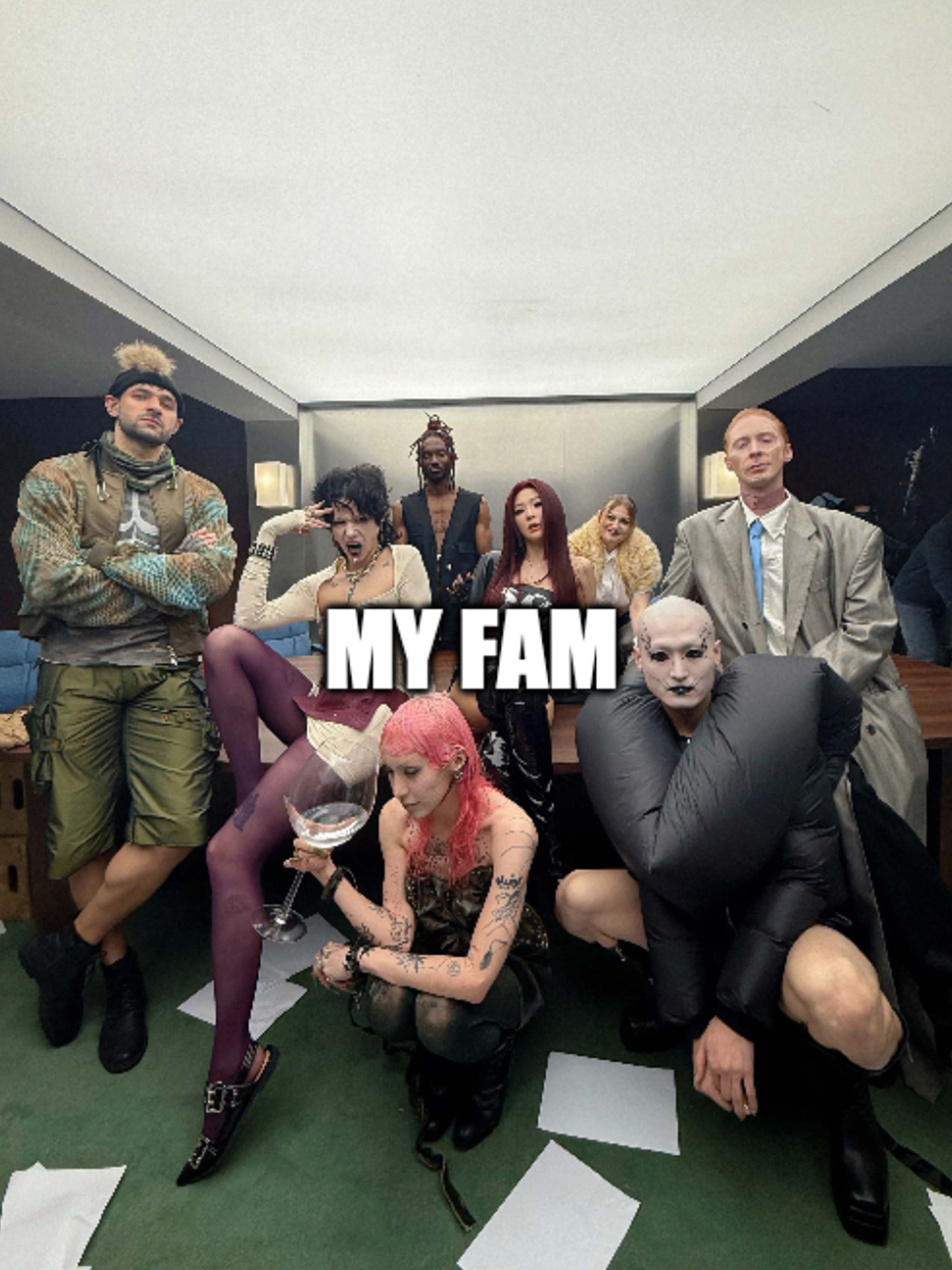 GknvtugWcAAG7h5?format=jpg&name=4096x4096