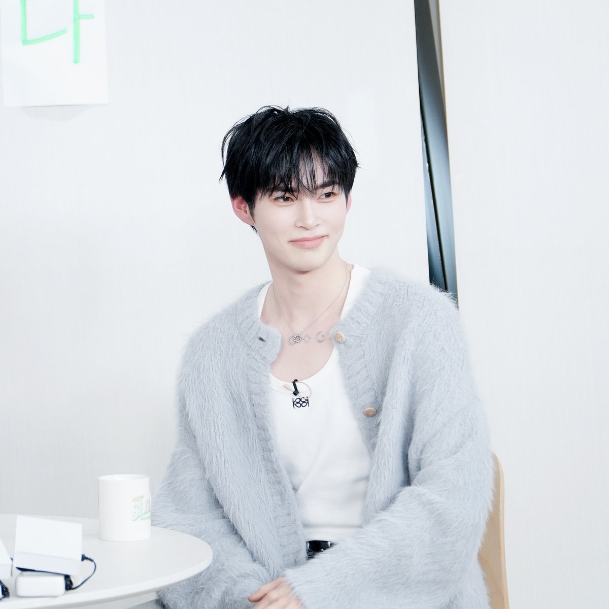 S2zhoshb's tweet photo. 떨려죽을것갗아요… https://t.co/HCcBYLblAj