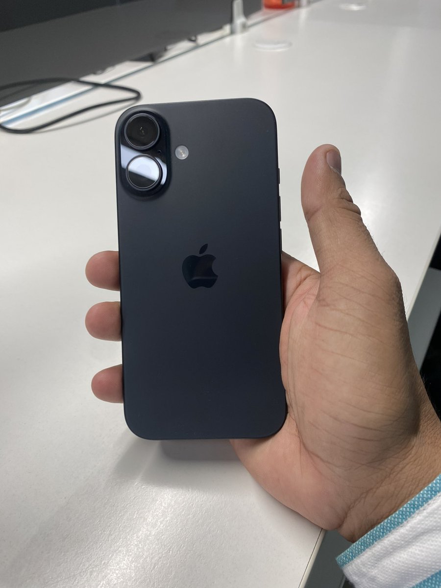 sadanand_iOS's tweet image. Finally made the upgrade - iPhone 16 from 11