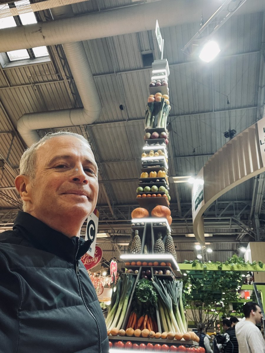 C’est parti !
On est en direct du Salon de l’Agriculture, pour un stream IRL autour des fruits et légumes frais
(là c’est la tour FL, FL pour fruits et légumes, t’as capté ?)
<a href="/Interfel/">Interfel</a> #publicité
