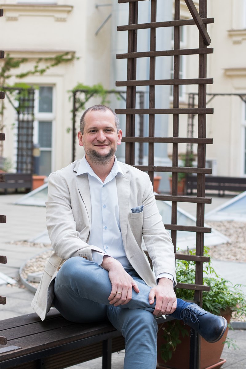 🗣️ Politolog Vratislav Havlík z <a href="/MUNI_FSS_DIRES/">Katedra MVES/Dept. of IR & European Studies FSS MU</a> komentoval ve vysílání <a href="/CT24zive/">ČT24</a> výsledky voleb v Německu. Jeho komentář si můžete pustit zde ➡️ ceskatelevize.cz/porady/1010149…