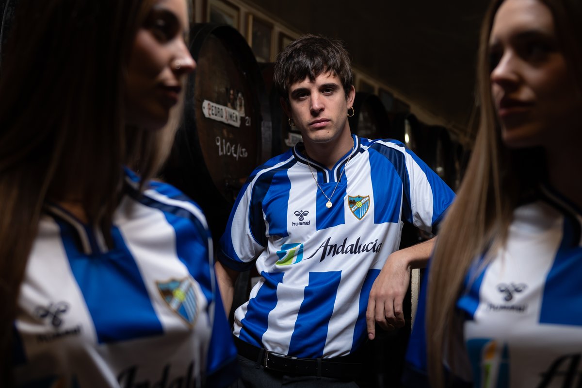 MalagaCF's tweet photo. ¡MENUDA PRECIOSIDAD!  😍😍

Ya disponible en la tienda oficial de La Rosaleda y online 🔝 https://t.co/CNw0tbcik2