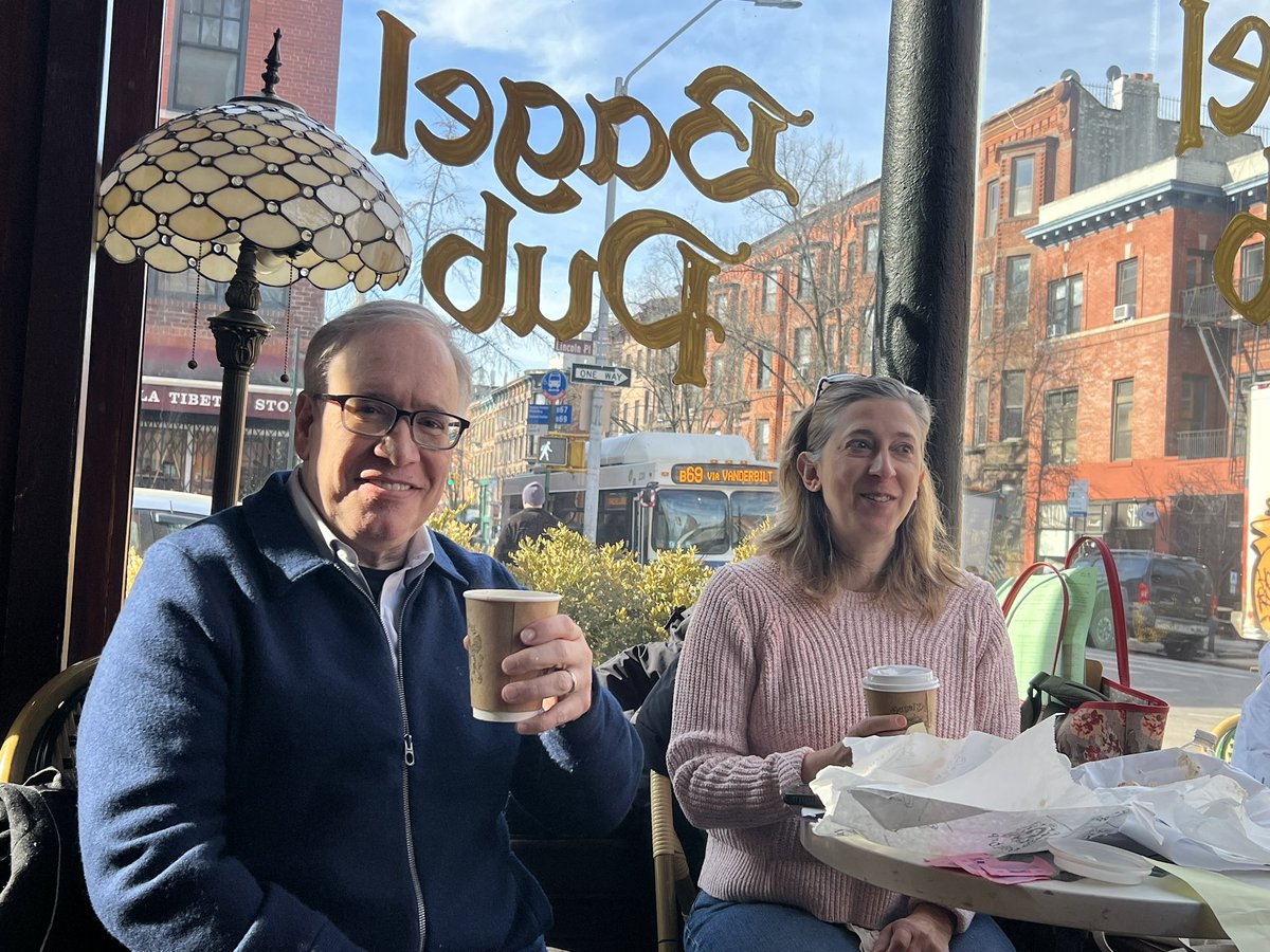 scottmstringer's tweet photo. Opening Day Bagel Break at @BagelPub in Park Slope! Be on the look out for #TeamStringer this morning! https://t.co/S1H9iBevxm