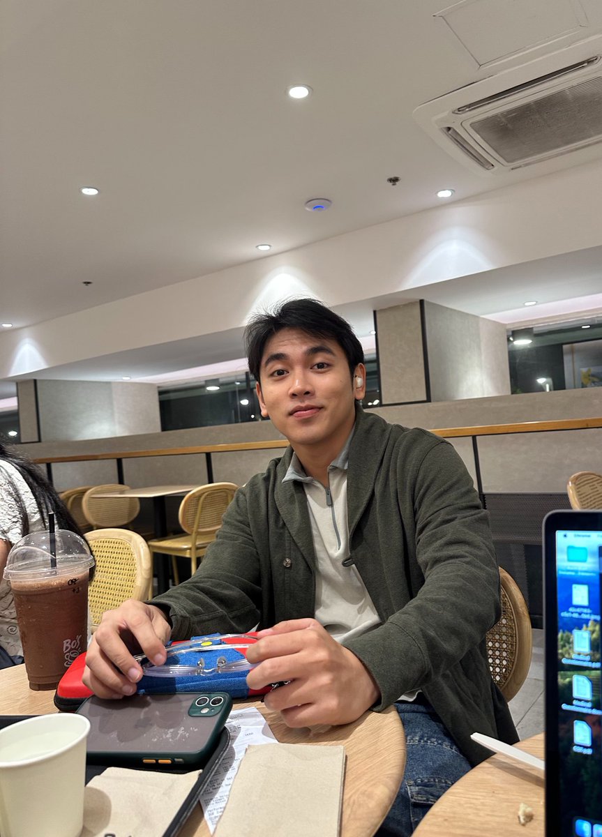 aposlau's tweet photo. Just keeping this account active 😂 https://t.co/Ho7PabQqlu