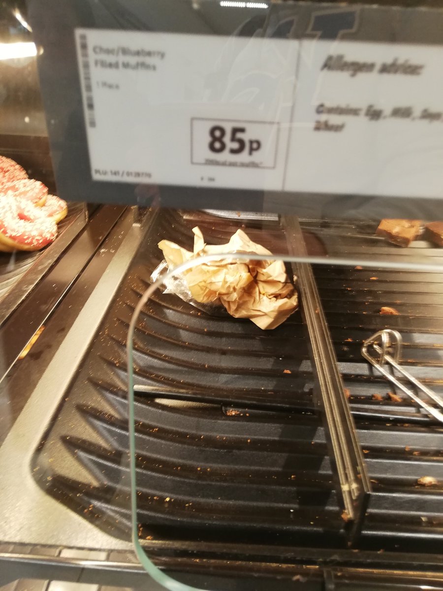 BethWi1son's tweet photo. Went into @LidlGB Uxbridge for my free muffin or cheese twist. No muffins or cheese twist and not a lot of much else frankly. No jam doughnuts, half the bread was empty. https://t.co/nYwVe5qgi6