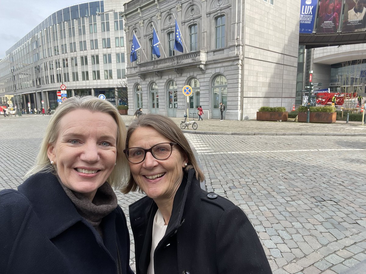 Karoliina Rasi (@karorasi) on Twitter photo After 20 something years we'll meet again in Brussels and policy advocacy work still continues for both of us🤩 Topics on our agenda today: The outcome of the German elections, Green omnibus sustainability reporting, defence and Digital Networks Act among others <a href="/DT_Brussels/">Deutsche Telekom EU Policy</a> After 20 something years we'll meet again in Brussels and policy advocacy work still continues for both of us🤩 Topics on our agenda today: The outcome of the German elections, Green omnibus sustainability reporting, defence and Digital Networks Act among others <a href="/DT_Brussels/">Deutsche Telekom EU Policy</a>