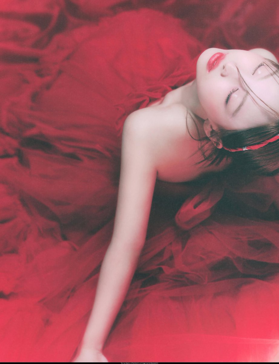 imnayeonarchive's tweet photo. princess https://t.co/7skjun5DYX