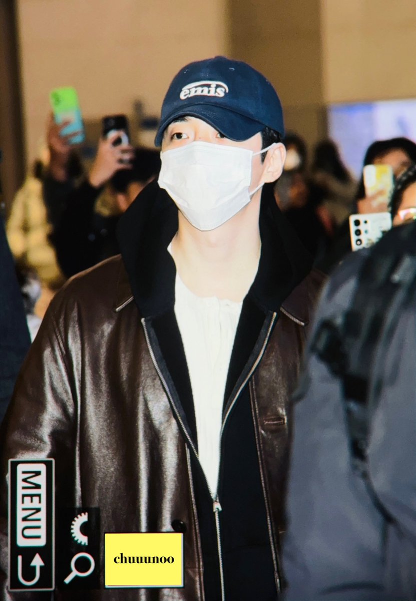 Chuuu. 츄 tweet media