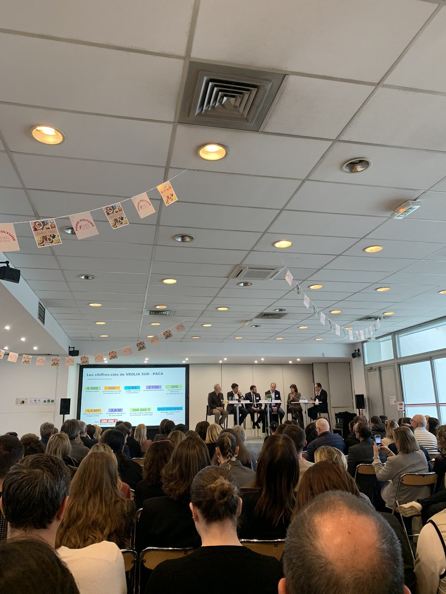 [En direct] de la table-ronde sur les métiers de la transformation écologique, organisée par la Société des eaux de Marseille et <a href="/Veolia_FR/">Veolia France</a> pour mieux comprendre quels sont les besoins en compétences et en formation dans les territoires 🎓🌱💧
