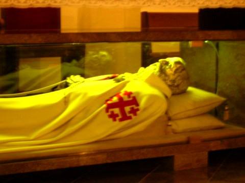 This morning the Holy Father Pope Francis approved the canonization of the Blessed Bartolo Longo (c. October 5, 1926). Blessed Bartolo was a satanic priest prior to his embrace of Christianity.