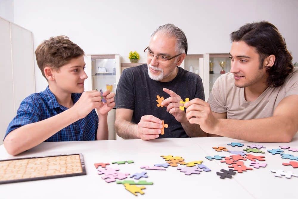 2. 🧠Ertelemenin sebebi bazen sadece algımız!

Bir laboratuvar çalışmasında öğrencilere basit bir bulmaca verildi. "Sadece eğlence için" denildiğinde hemen çözdüler, ancak "zekalarını ölçmek için" olduğu söylendiğinde ertelemeye başladılar.

📌Bu, birçok insanın başarısız