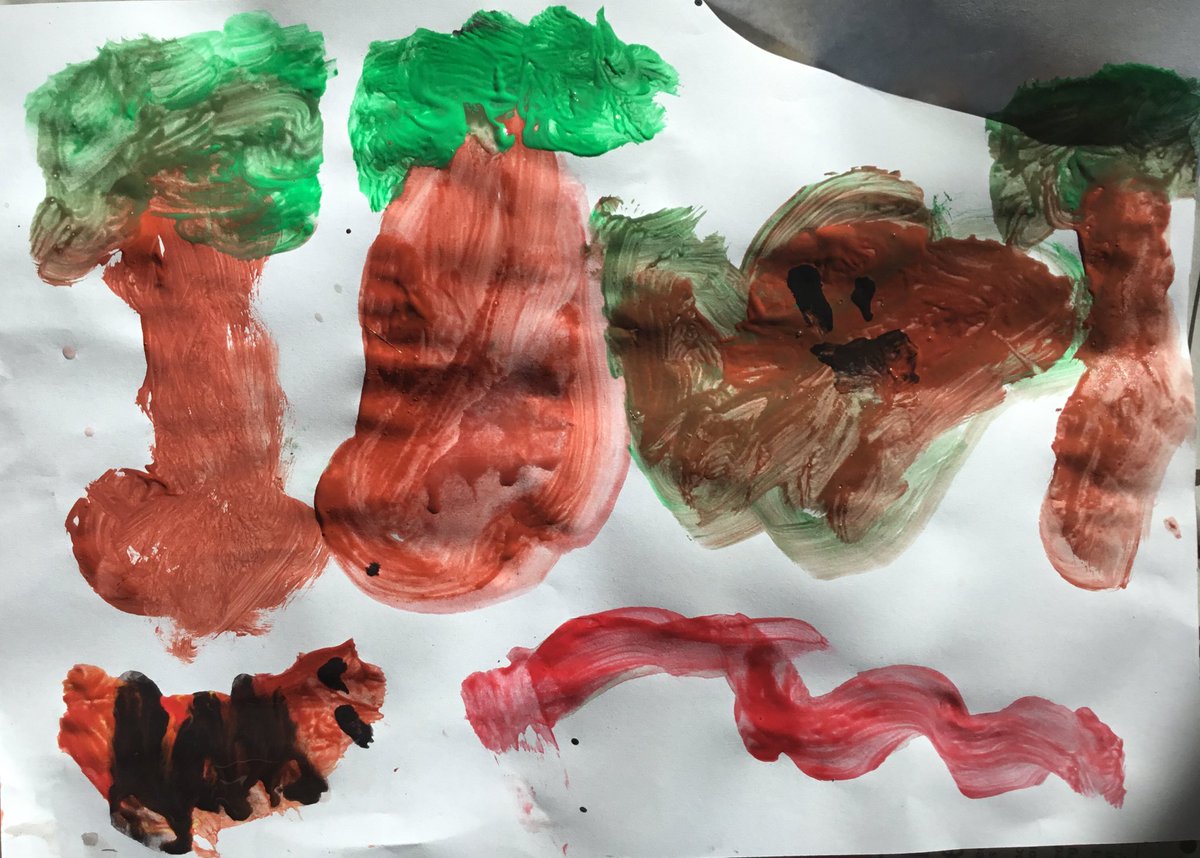 BentleyWestWS2's tweet image. Reception have begun their Amazing Animals topic by looking at habitats, and have been painting jungle scenes! #BWReception #eyfs #painting