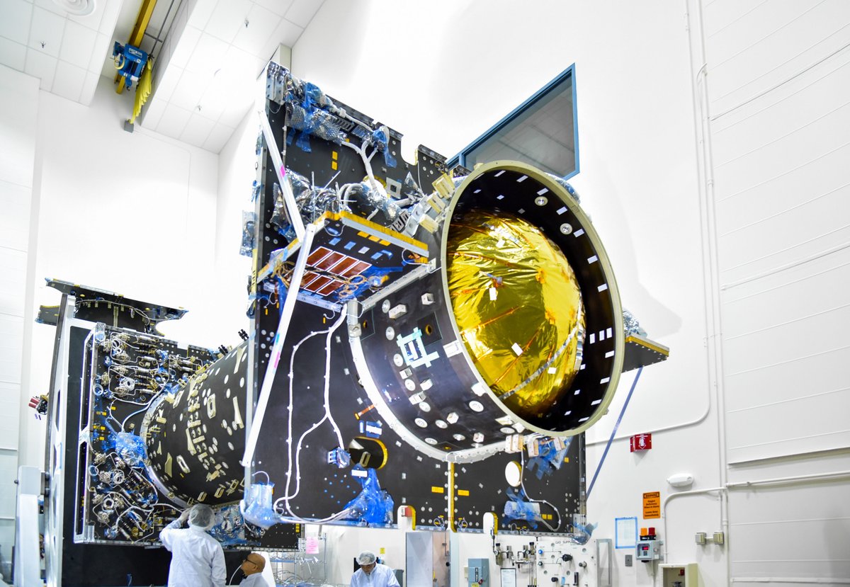 Gateway Lunar Space Station (@nasa_gateway) on Twitter photo Power and Propulsion Element progress pics! πΈβ¨ Technicians at <a href="/MaxarSpace/">Maxar Space Systems</a> are installing key hardware on the element that will power Gateway's journey to and around the Moon. go.nasa.gov/3XkZu35 Power and Propulsion Element progress pics! πΈβ¨ Technicians at <a href="/MaxarSpace/">Maxar Space Systems</a> are installing key hardware on the element that will power Gateway's journey to and around the Moon. go.nasa.gov/3XkZu35