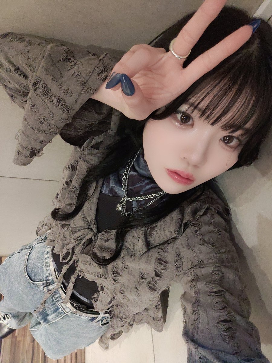 myooon_cha's tweet photo. #CV15 -2025/02/25@新宿ZircoTokyo
ありがとうございました!!
正直今回は本番が1番上手くいかなくて、悔しくて涙も出た❌めちゃくちゃダサいなぁって自己嫌悪
でもほんと、変わらず笑顔で聴いてくれる人達、最高だよ愛
悔いも哀も捨てずに全部昇華したい
次に活かすよどうか見ていて❤️🔥
#myoqucha https://t.co/aZjUQN84Hi